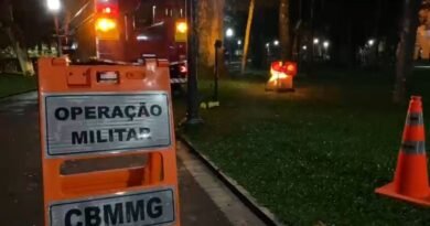 área do parque José Affonso Junqueira isolada para corte de galho de árvore