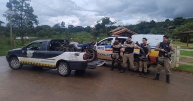 equipes da PM durante a prisão de foragidos da justiça em Andradas-MG