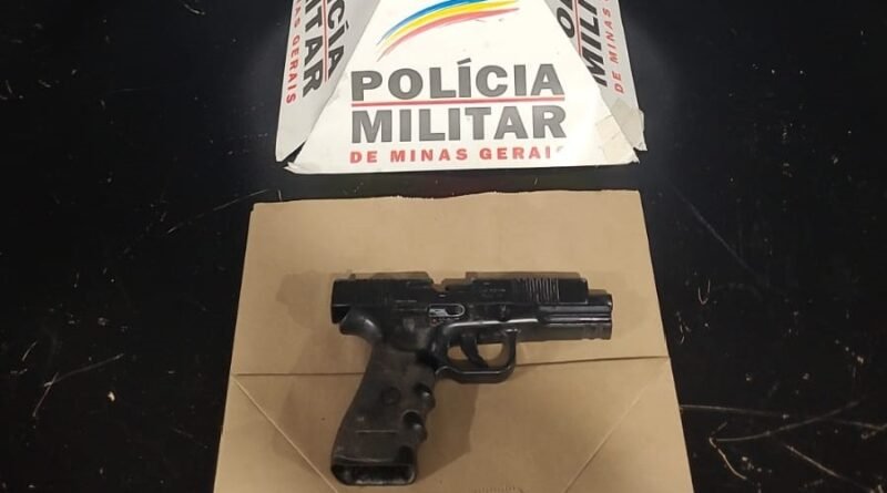 réplica de pistola usada durante ameaça familiar em Poços de Caldas-MG