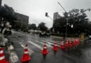 rua barros cobra interditada no trecho da Praça Dom Pedro II, no centro de Poços de Caldas-MG