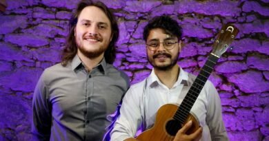 músicos Thiago Luiz e Marco Fishwick.