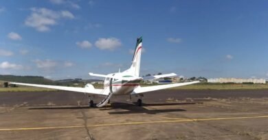 avião no aeroporto municipal de Poços de Caldas