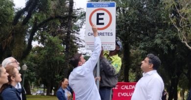 retirada da placa do ponto das charretes em Poços de Caldas