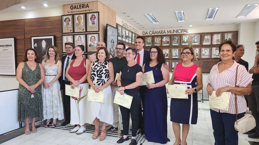 Vereadora e ex-vereadoras da Câmara Municipal de Poços durante a inaugura Galeria Vereadora Maria Conceição Bonifácio