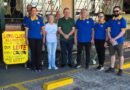 voluntários da campanha de arrecadação de leite do Lions Clube Alumínio de Poços de Caldas