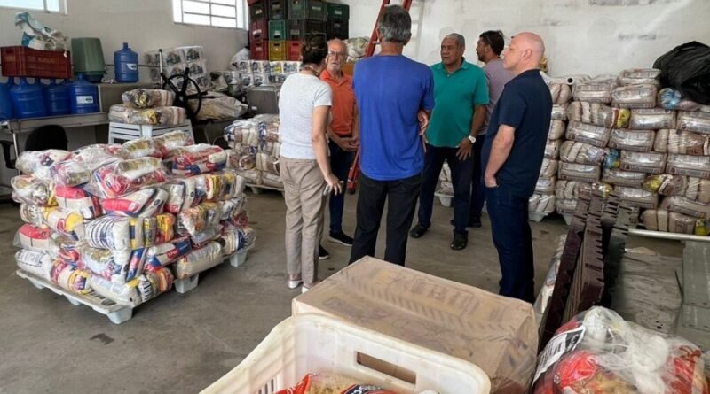 doação cestas básicas ao banco de alimentos