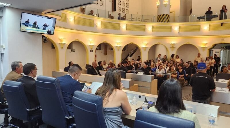 homenagem mulheres na câmara municipal de Poços de Caldas