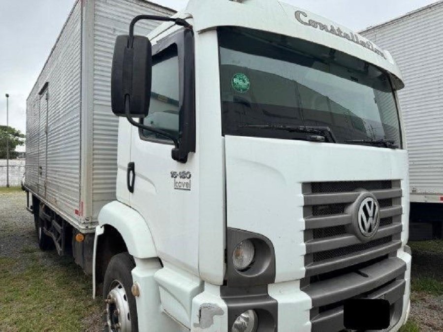 caminhão que será leiloado pela Receita Federal em Poços de Caldas