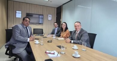 Prefeito Paulo Ney e o vice-prefeito Eduardo Januzzi em Brasília