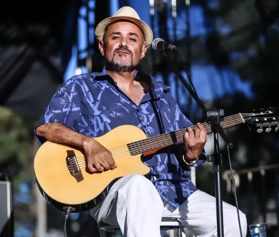 Robson Xavier um dos fundadores do Samba di Vinil em Poços de Caldas-MG