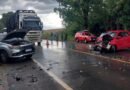 carros que bateram de frente na BR 491 em Guaxupé