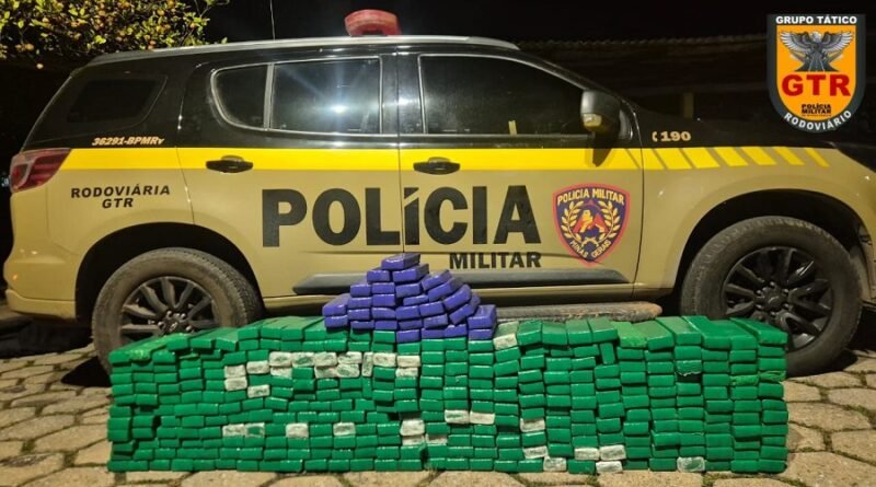barras de maconha apreendidas pela PMRv em Passos