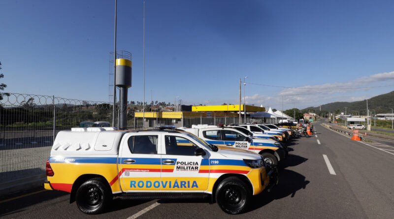 viaturas da Polícia Militar Rodoviária na base da PMRv no Marco Divisório em Poços de Caldas-MG