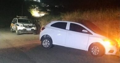 carro roubado recuperado pela pm