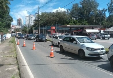 congestionamento na Avenida Vereador Edmundo Cardillo