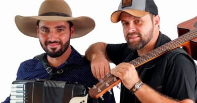 Dupla Jonas & Diogo se apresenta  na Queima de Alho em prol da Paróquia Nossa Senhora das Graças