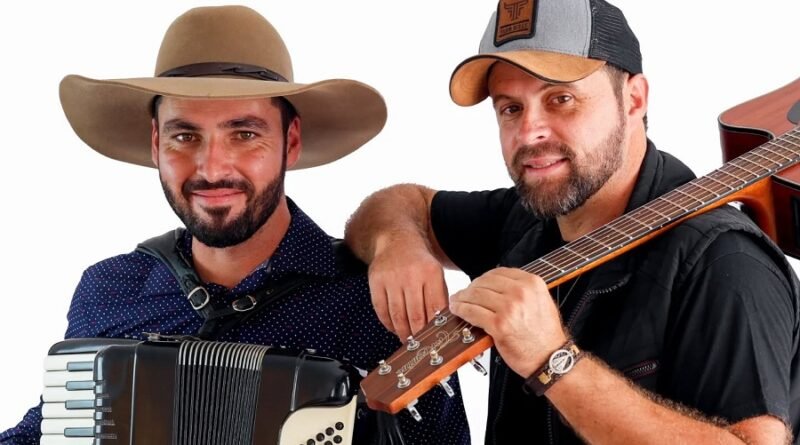 Dupla Jonas & Diogo se apresenta  na Queima de Alho em prol da Paróquia Nossa Senhora das Graças