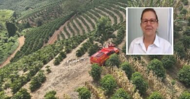 viatura do Corpo de Bombeiros durante buscas por uma farmacêutica desaparecida na zona rural de Campestre