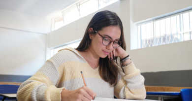 estudante em sala de aula