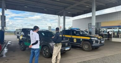 equipes da ANP e PRF durante fiscalização em postos de combustíveis em rodovias