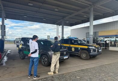 equipes da ANP e PRF durante fiscalização em postos de combustíveis em rodovias