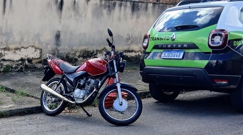 moto apreendida pelo demutran em Poços de Caldas