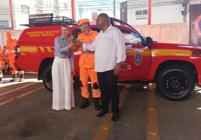 entrega da nova viatura do corpo de bombeiros