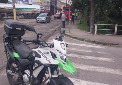 moto do demutran na avenida santo antônio