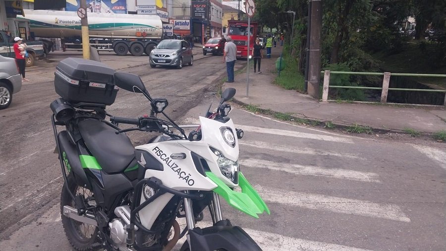 moto do demutran na avenida santo antônio