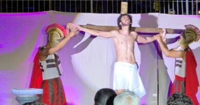 cena da peça Pelos Caminhos do Golgota em Poços de Caldas