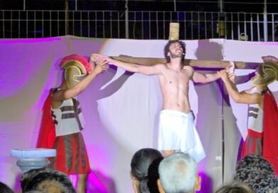 cena da peça Pelos Caminhos do Golgota em Poços de Caldas