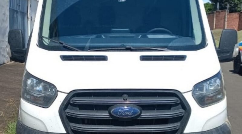 Van furtada e localizada pela PM