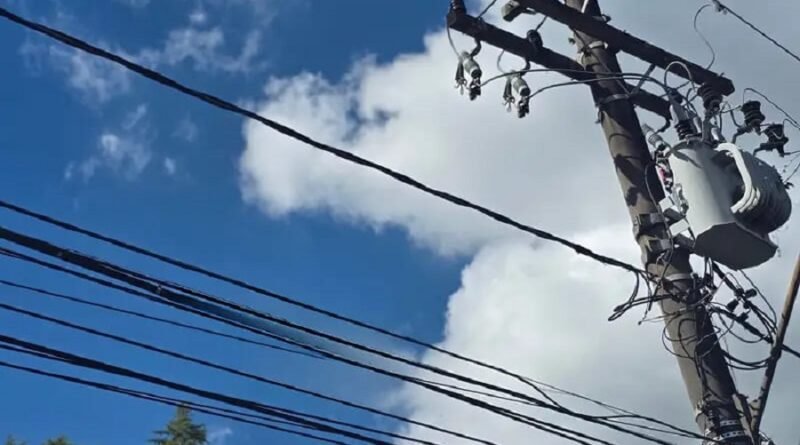 DME Distribuição instala dispositivos de proteção na rede elétrica  no centro neste sábado