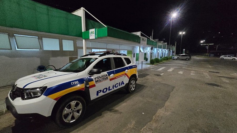 viatura da PM na UPA