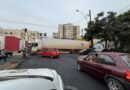 Carreta bate em poste e trava trânsito na Avenida Santo Antônio carreta envolvida em acidente na avenida Santo Antônio