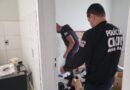 Suspeitos de matar e atear fogo em vítima são presos pela Policia Civil policiais civis durante prisão de suspeitos de homicídio