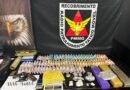 Jovem é preso por envolvimento com o tráfico de drogas na região leste drogas, armas e dinheiro apreendidas pela PM