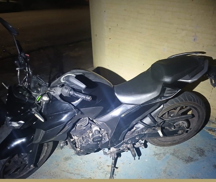 moto furtada apreendida pela pm
