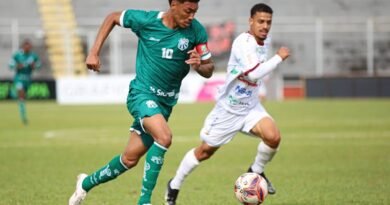 Caldense empata em 1 a 1 com o Patrocinense jogadores da Caldense e do Patrocinence