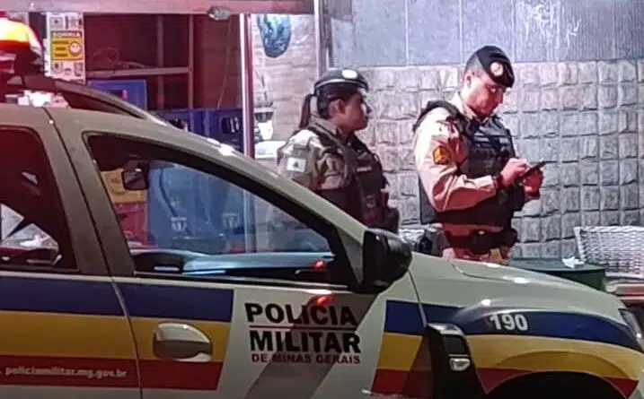 Homem é baleado na cabeça após briga em bar policiais militares durante ocorrencia de tentativa de homicídio