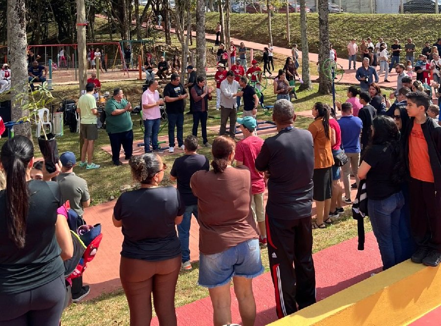 entrega da revitalização do bosque Ipê