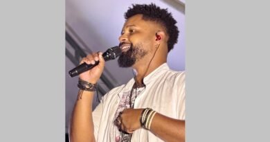 Fabinho Junio faz show “O samba em sua essência”, no Parque Ecológico da zona sul, neste sábado, a partir das 14h Fabinho Junio faz show “O samba em sua essência”, no Parque Ecológico da zona sul, neste sábado, a partir das 14h