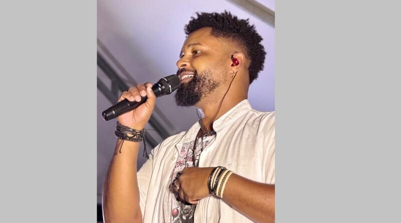 Fabinho Junio faz show “O samba em sua essência”, no Parque Ecológico da zona sul, neste sábado, a partir das 14h Fabinho Junio faz show “O samba em sua essência”, no Parque Ecológico da zona sul, neste sábado, a partir das 14h