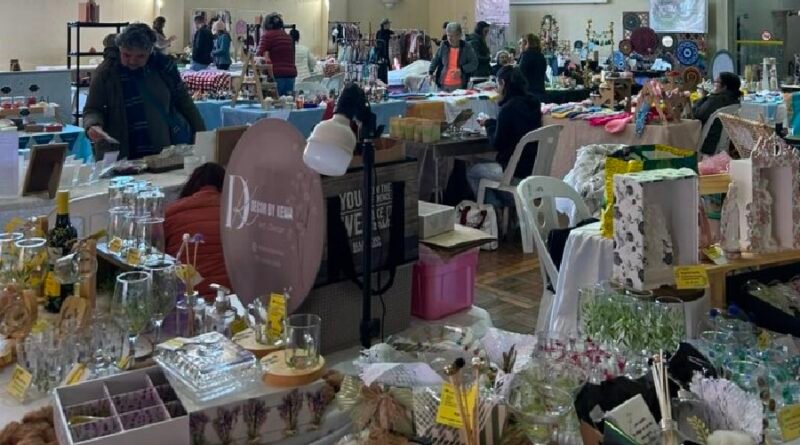 Feira de Artesanato do Festival de Inverno reúne diversas opções de compra e programação musical na Urca feira de artesanato festival de inverno