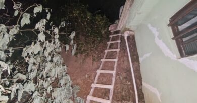 Homem morre após cair de telhado no bairro São José escada em parede