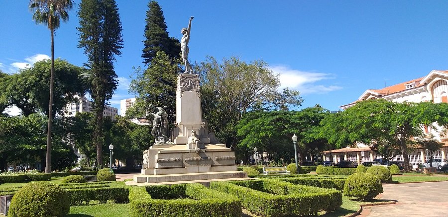monumento minas ao brasil