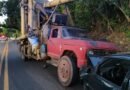 Pneu de caminhão estoura e provoca acidente na MG 455 caminhão envolvido em acidente na MG 455