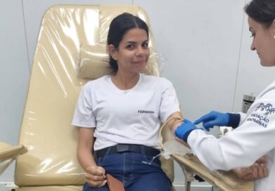 Alunos do Curso de Formação da GCM unem cidadania e solidariedade em doação de sangue aluna do curso de formação da GCM doando sangue