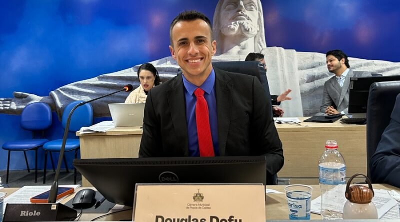 Complementação da Lei de Uso e Ocupação do Solo e situação financeira do Município seguem como metas na retomada de trabalhos da Câmara Municipal vereador douglas dofu