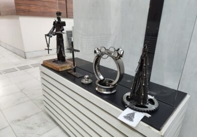 Exposição “O Silêncio da Sucata” reúne esculturas produzidas com materiais descartado esculturas realizadas com peças de metal